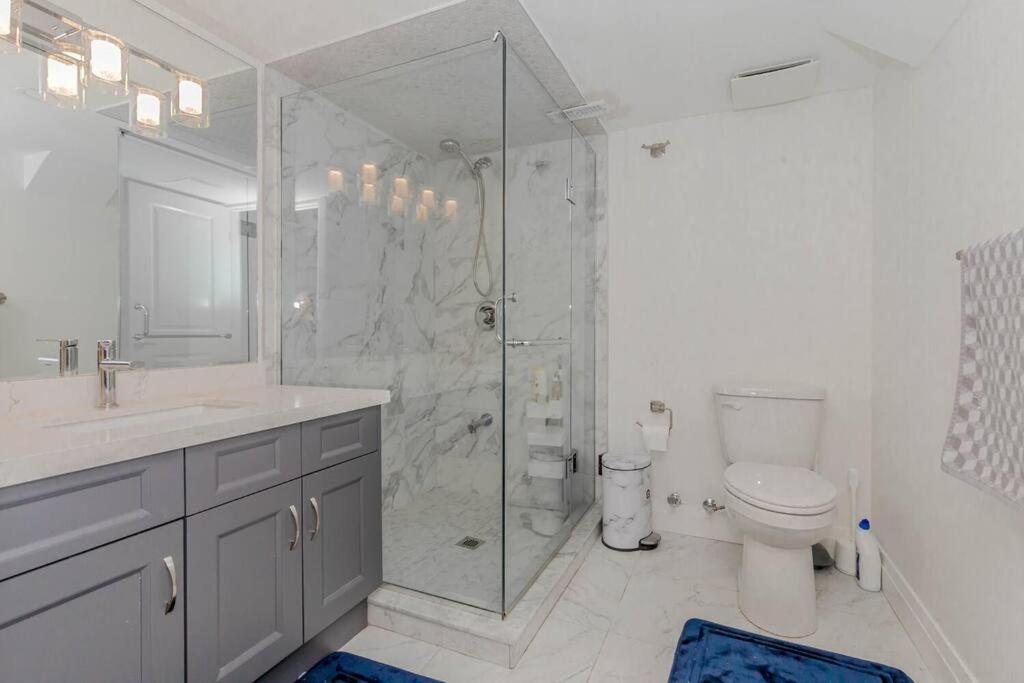 Luxury Basement Apartment In Oakville Buitenkant foto