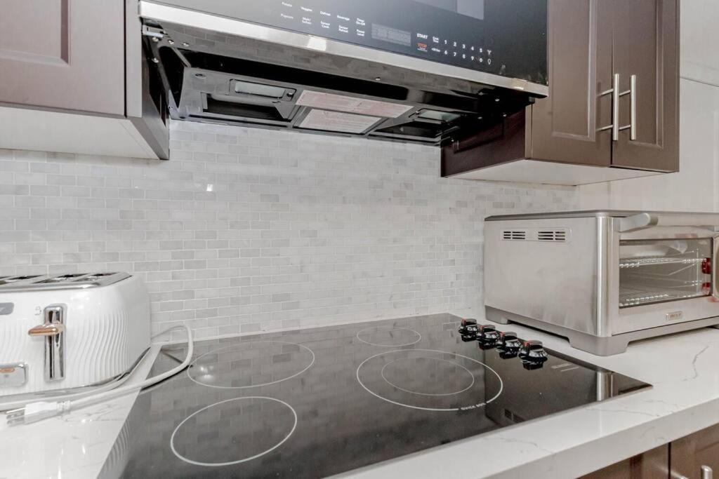 Luxury Basement Apartment In Oakville Buitenkant foto