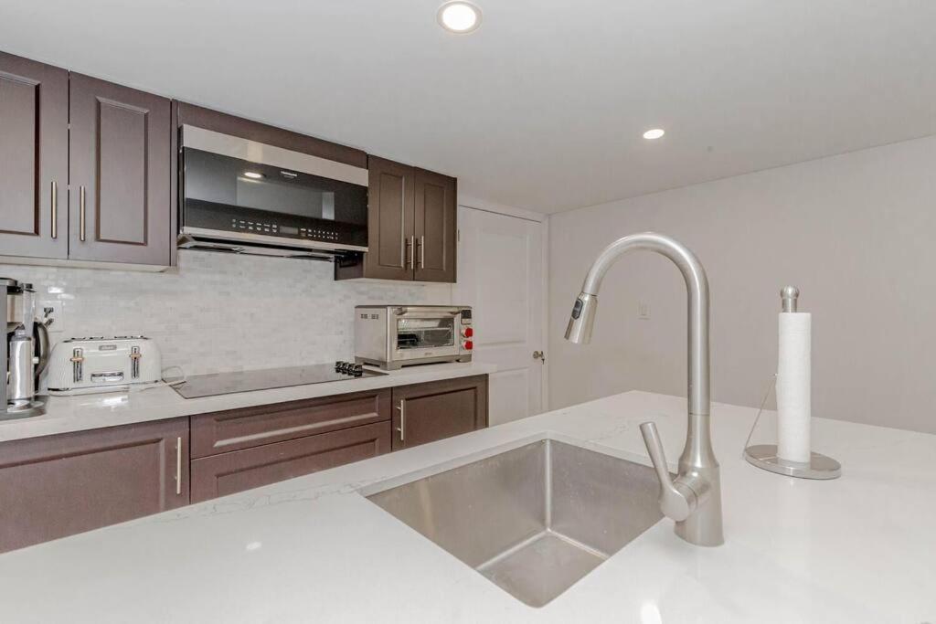 Luxury Basement Apartment In Oakville Buitenkant foto