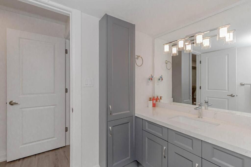 Luxury Basement Apartment In Oakville Buitenkant foto